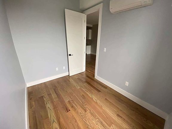 3rd image of 234A Vernon Ave #2C
