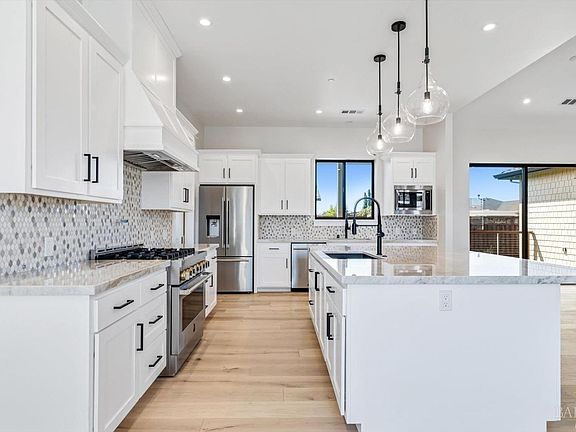 3rd image of 4563 Brighton Dr