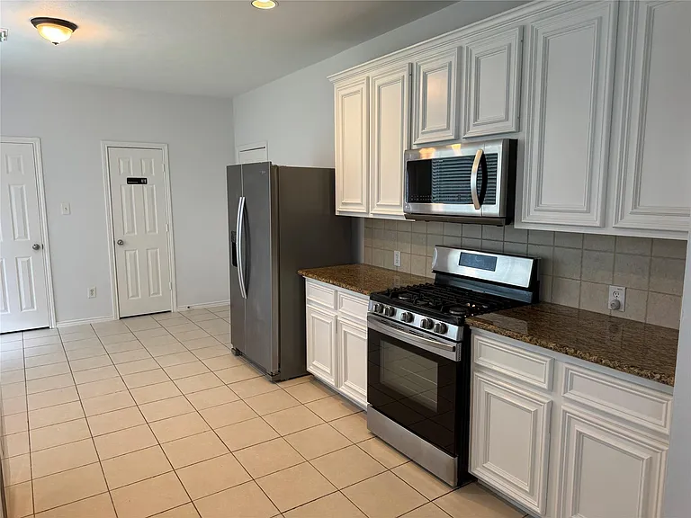 3139 Summerland Dr — Photo 12