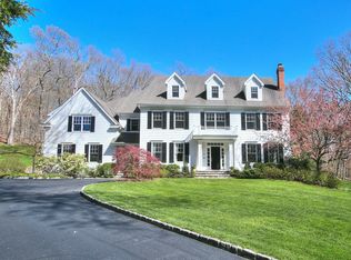 71 Hickok Rd, New Canaan, CT 06840