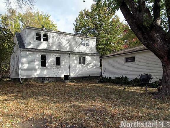 3rd image of 2518 3rd Ave E