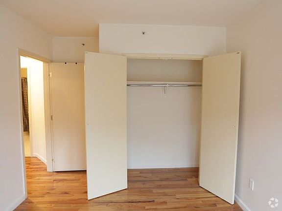 5th image of 3721 31st St APT 409