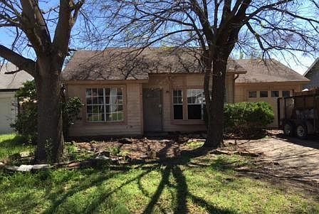 3rd image of 1614 Scottsdale Dr