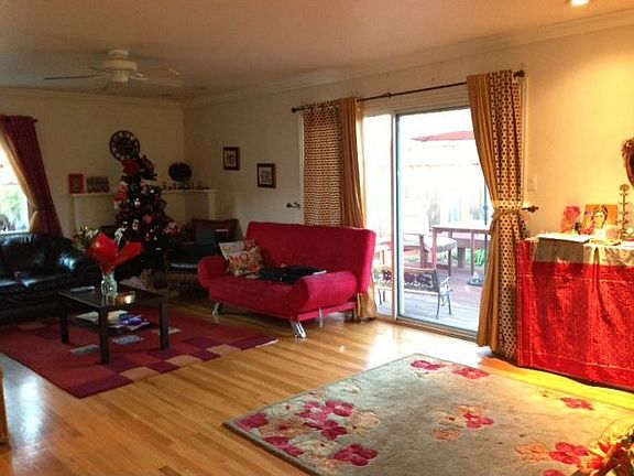 3rd image of 701 Live Oak Way