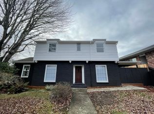 4762 SE Stark St, Portland, OR 97215