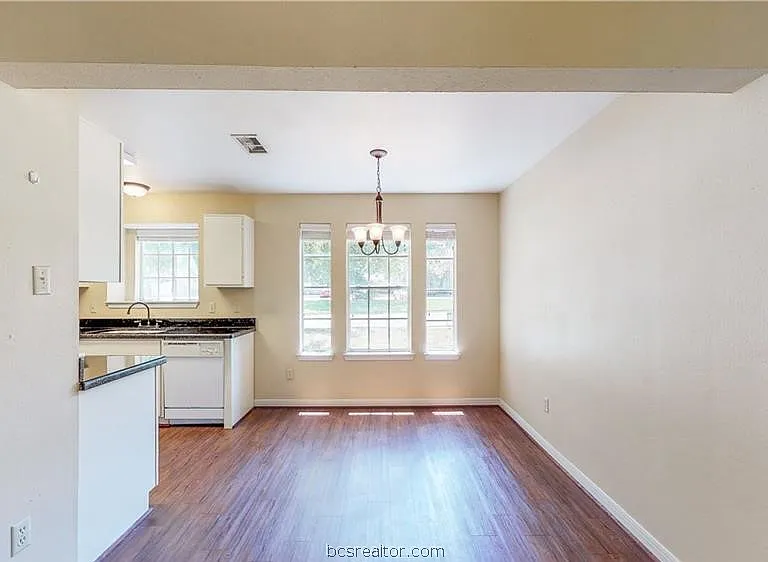 701 Balcones Dr #C — Photo 3