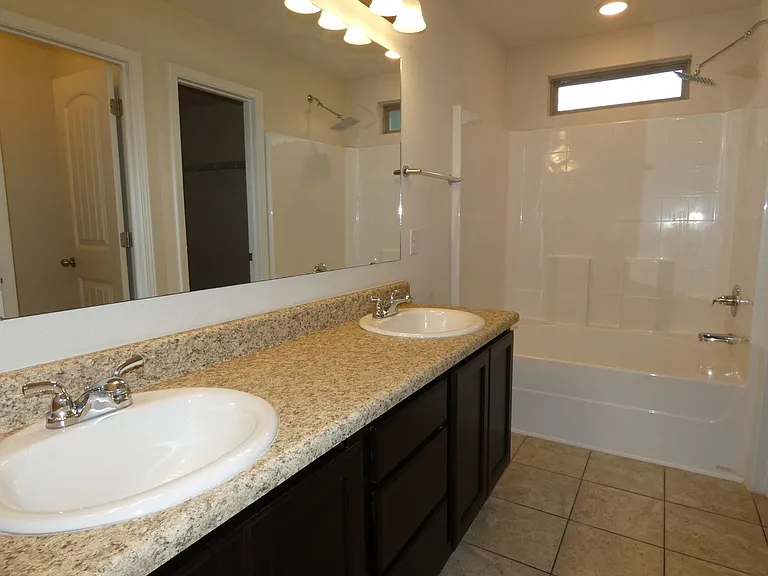 5637 Peach Dr — Photo 11