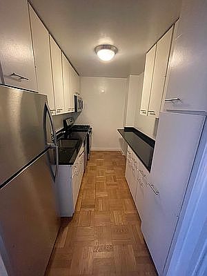 3rd image of 225 E 93rd St APT 12F
