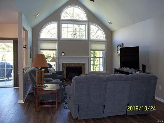 3rd image of 2081 Bally Dr