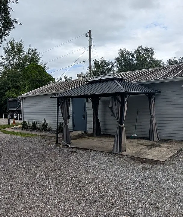 18312 Hollister Rd