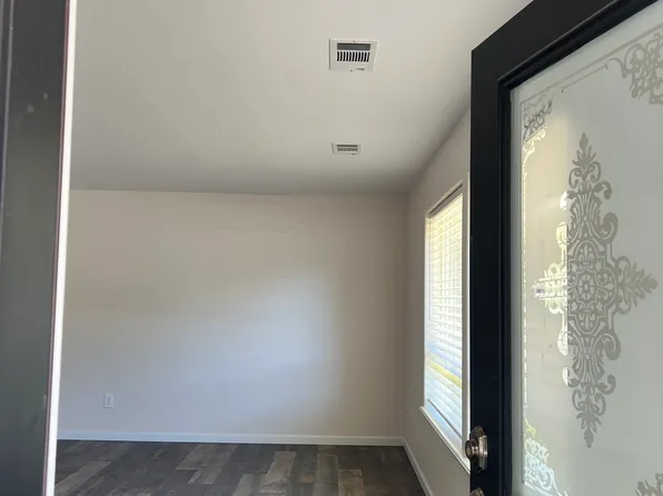 404 Pine St, Rogue River, OR 97537