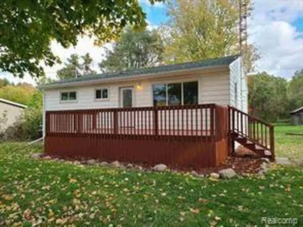 12220 N State Rd, Otisville, MI 48463