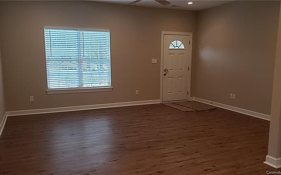 2nd image of 1579 Oakwood Ave