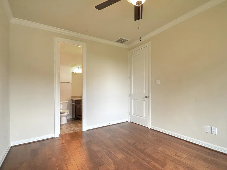 Dartmoor Terrace Dr — Photo 21