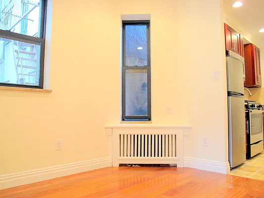 Rented by Salizzoni Realty | media 17