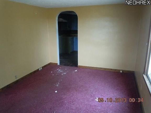5th image of 3161 Parks Ave