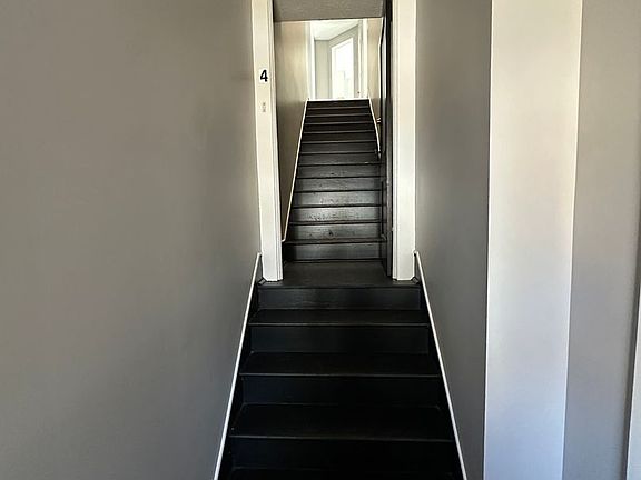 3rd image of 559 Catterlin St APT 4