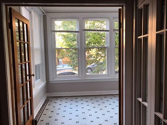 5th image of 2457 W Wilson Ave APT 1