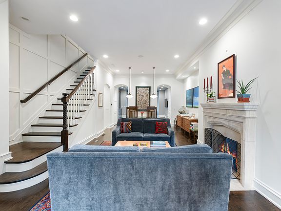 5th image of 41 E Elm St