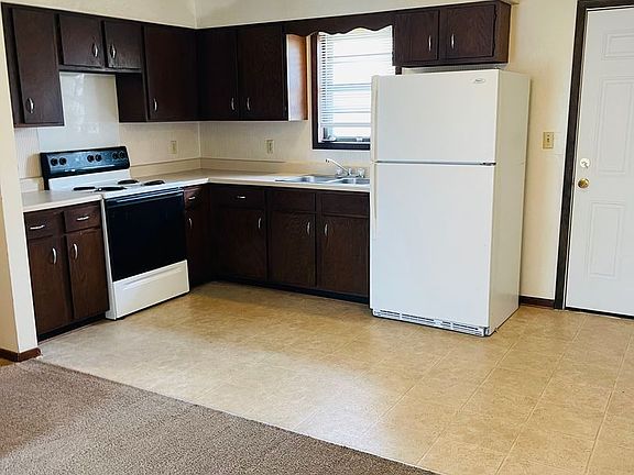 4th image of 702 W 12th St APT 2