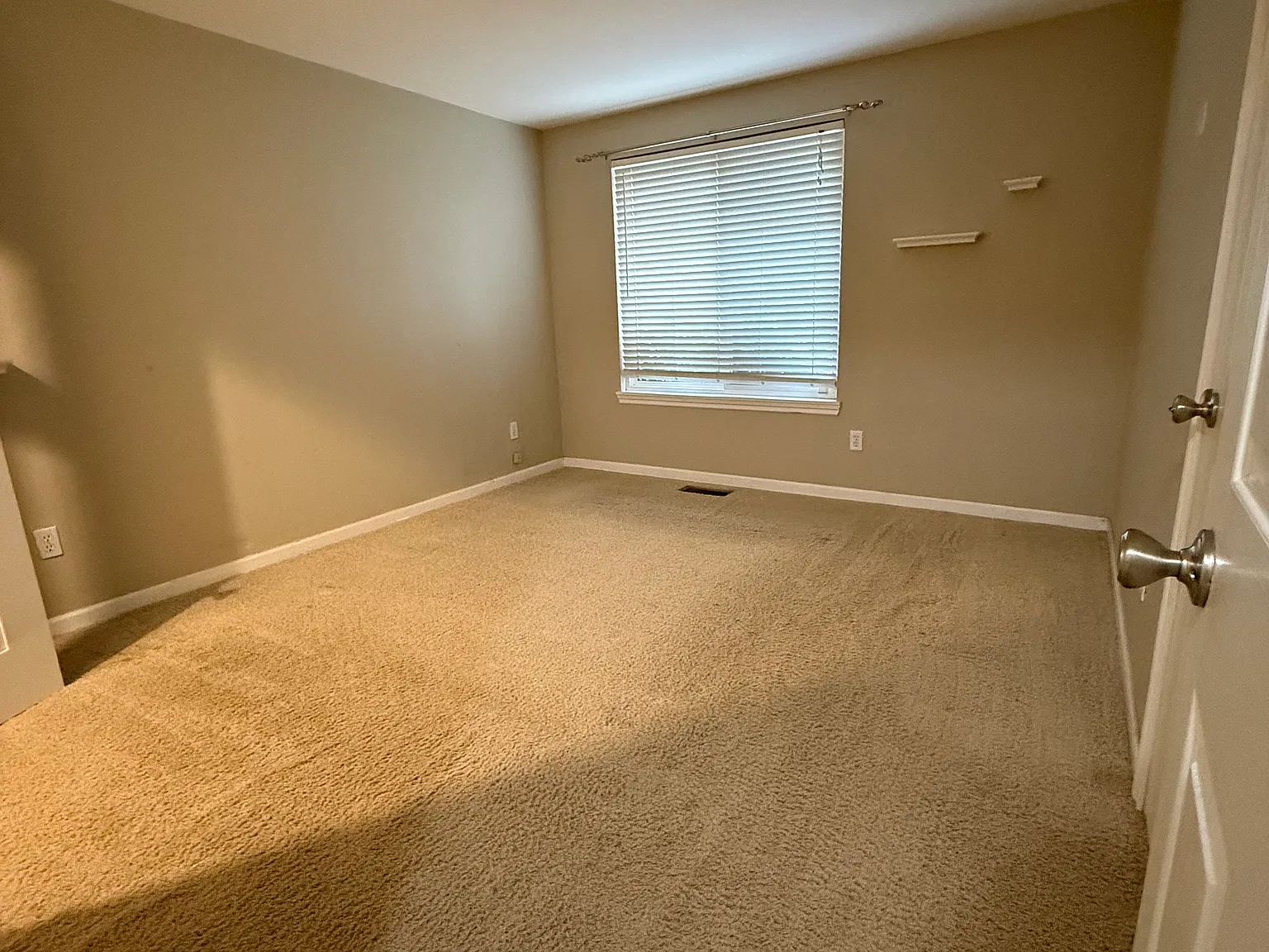3 bed, 1510 sqft, $2,950 — Photo 4