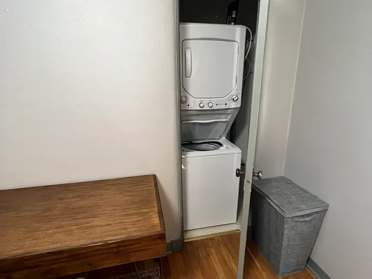 109 Wellesley Dr SE — Photo 8