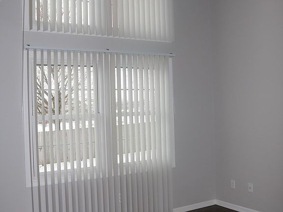 4th image of 1009 Ashley Dr
