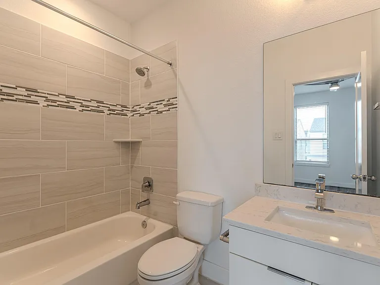 18736 B Centro Main St — Photo 23