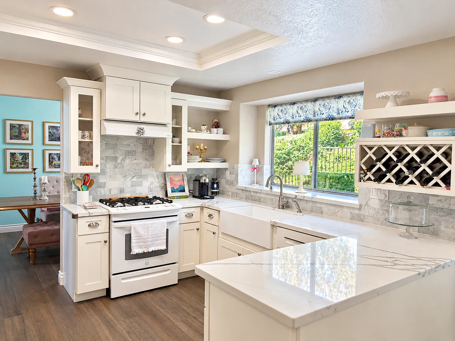 5 bed, 2365 sqft, $4,495 — Photo 2