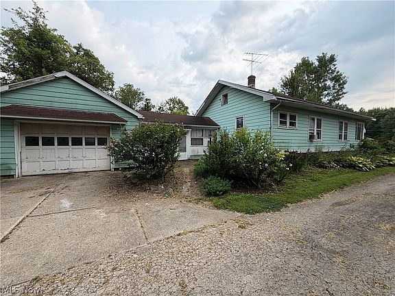 4th image of 2048 Grafton Rd