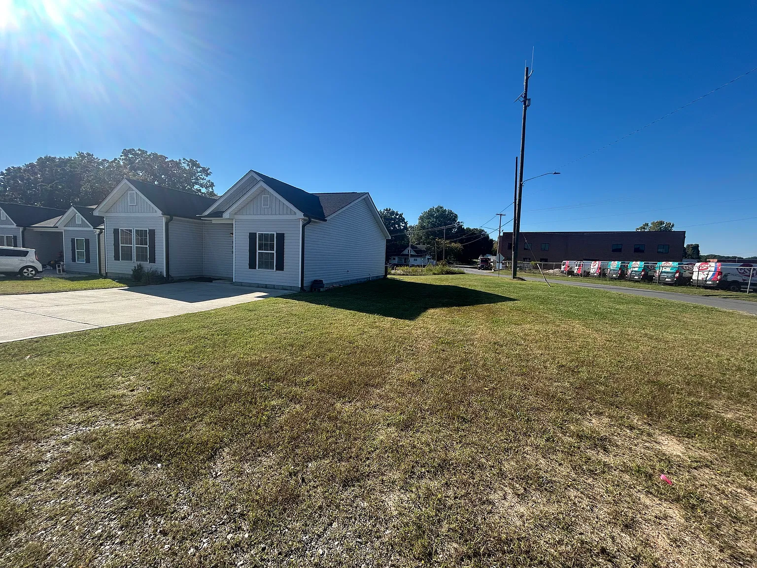 3 bed, 1200 sqft, $1,675 — Photo 3