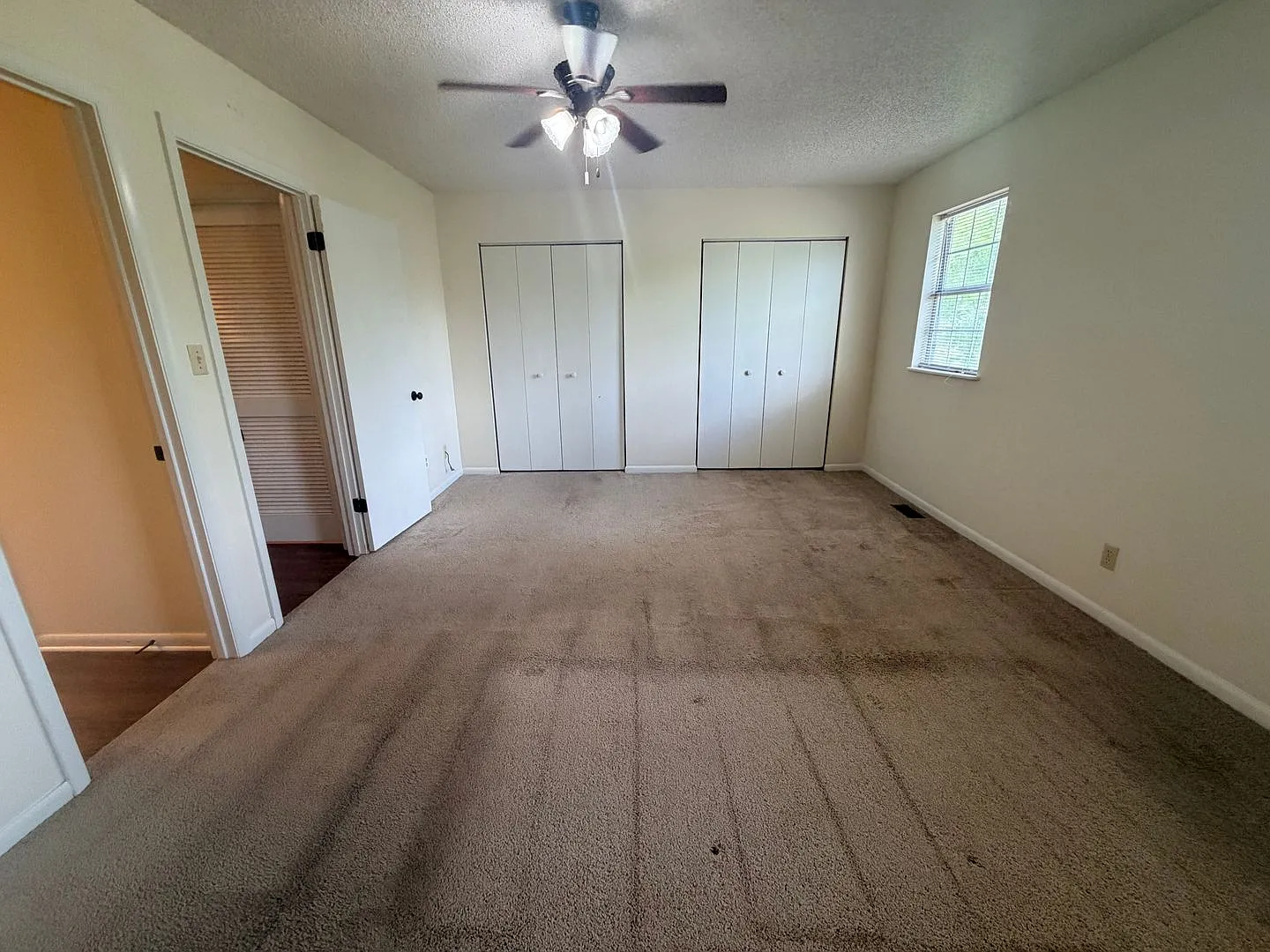 3BD/2B Townhouse in New Wood Valley — Photo 4