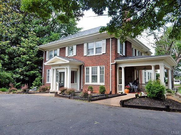 3rd image of 3937 Fort Ave
