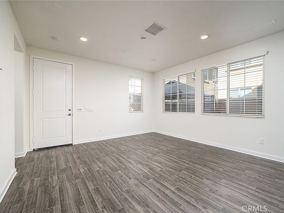 3rd image of 1606 Pear Tree Pl