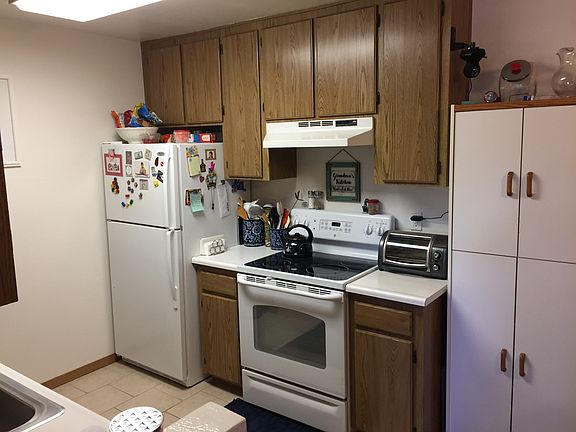 4th image of 705 Ash Ln APT 106