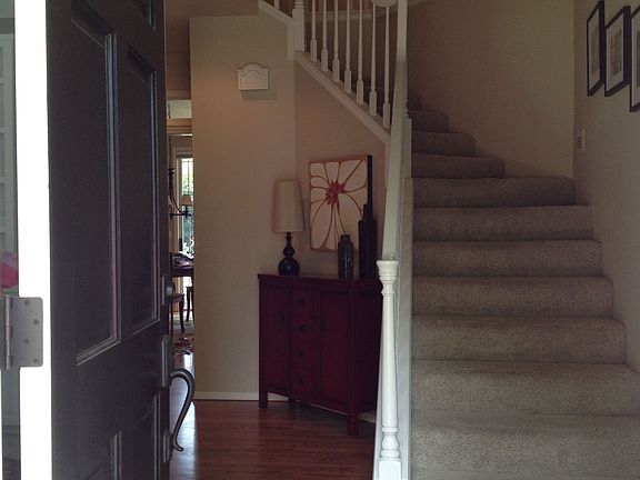 Vaulted Entry with Hardwoods