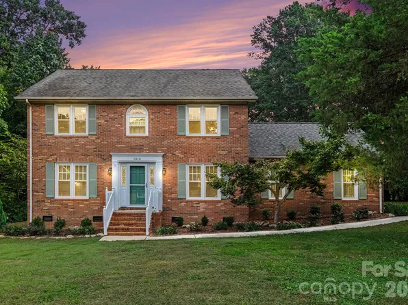 1312 Bennington Dr NW, Concord, NC 28027