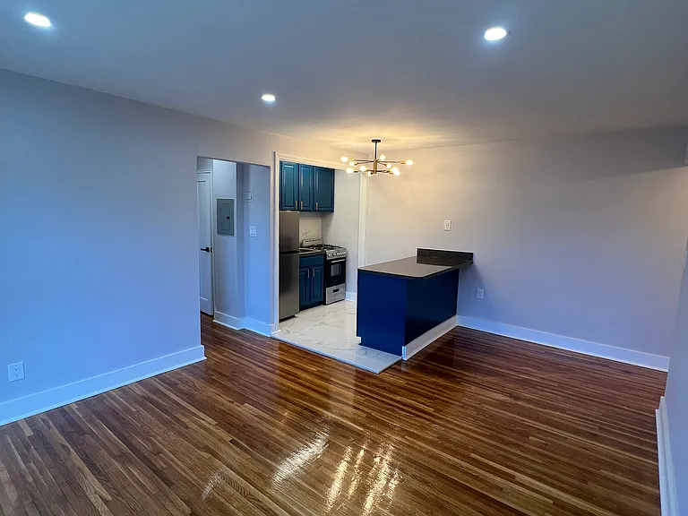298 Grafton Ave — Photo 8