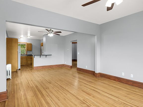 4th image of 609 Snelling Ave N
