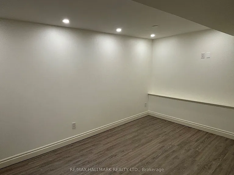 3 Whitewood Rd #LOWER — Photo 5