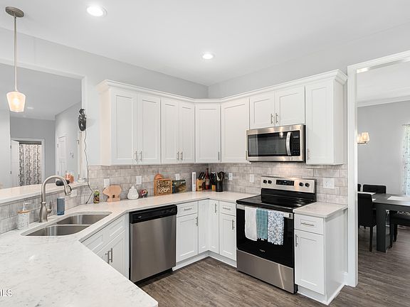 5th image of 1177 Lemongrass Dr