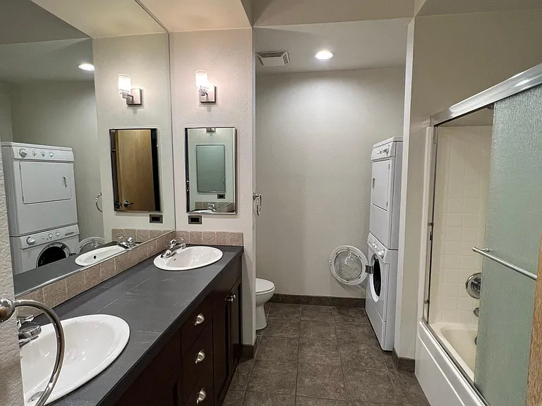 7319 N John Ave #202 — Photo 5