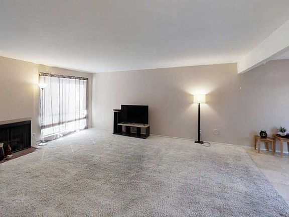 3rd image of 9535 Sepulveda Blvd Unit 4