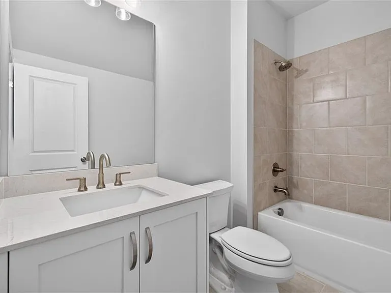 491 Pearl St — Photo 33