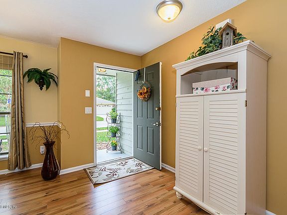 5th image of 7840 Bridgeview Pl