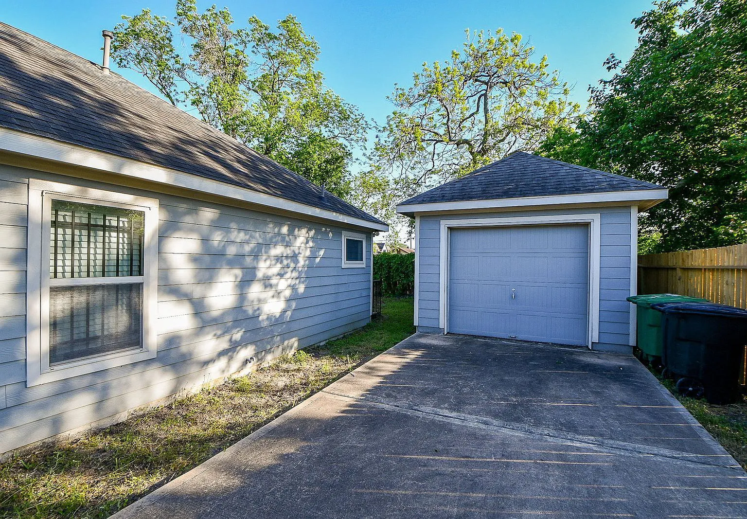 4 bed, 2.0 bath, 1275 sqft, $1,995 — Photo 4