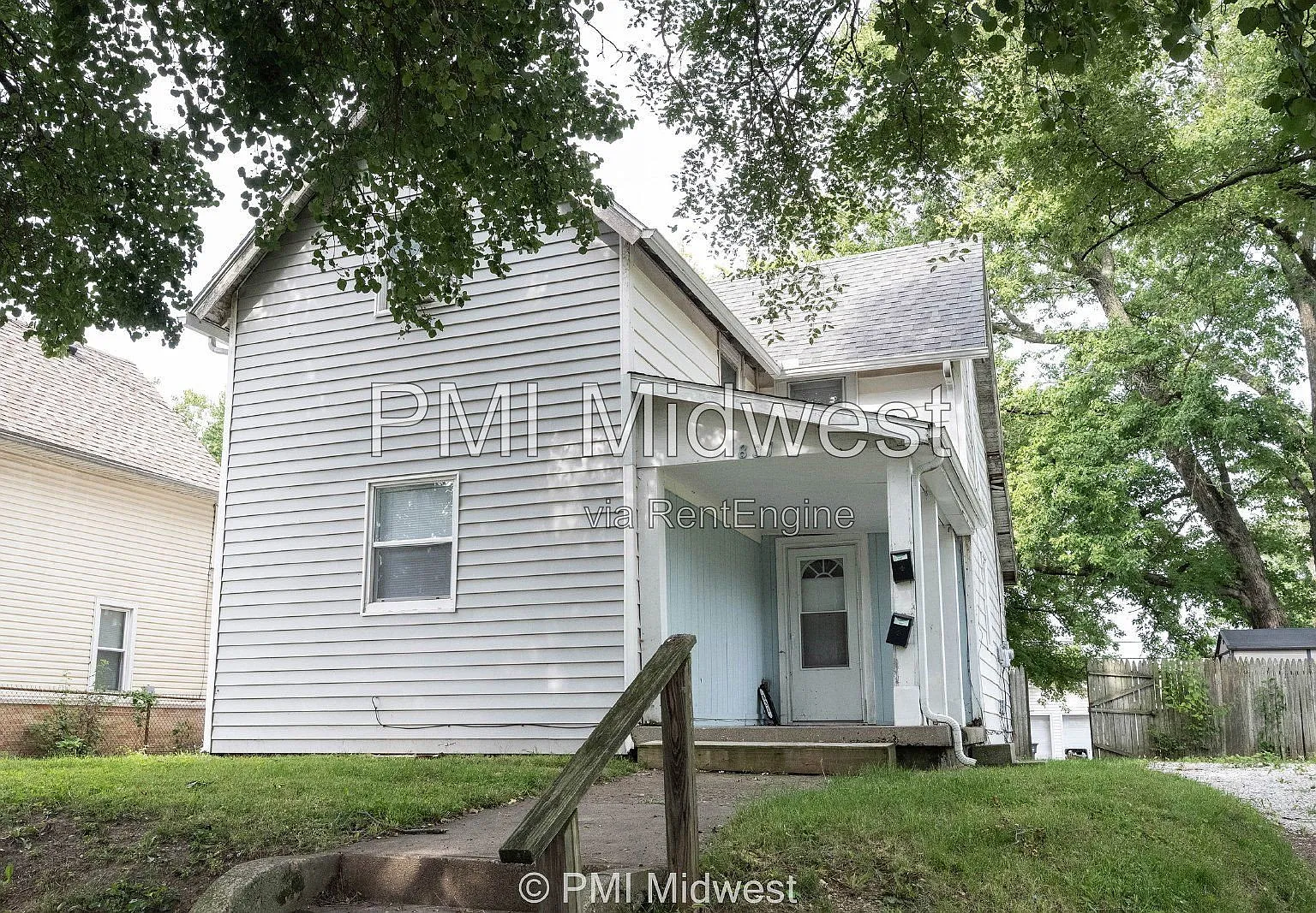 1 bed, 1.0 bath, 732 sqft, $749 — Photo 2
