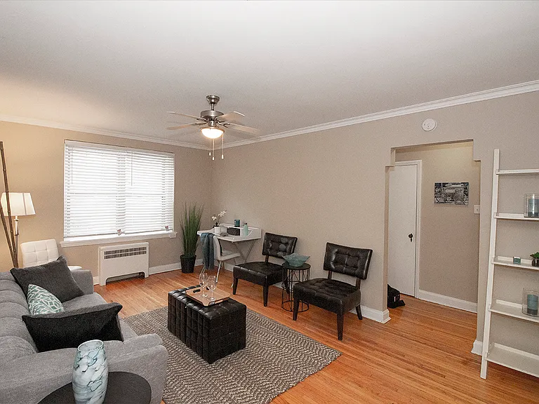 250 Broadway Ave #2 — Photo 3