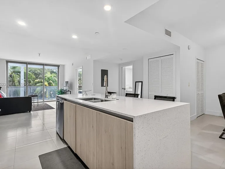 13800 Highland Dr #308 — Photo 7