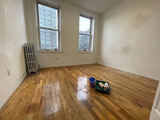 2nd image of 114 E 1st St APT 29